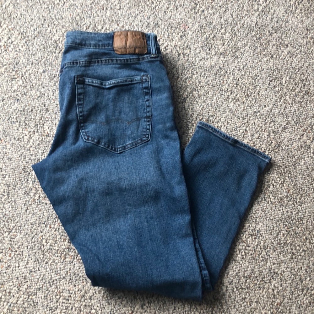 American Eagle athletic fit